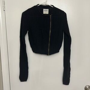 Abercrombie Cropped Sweater with Zipper on the side